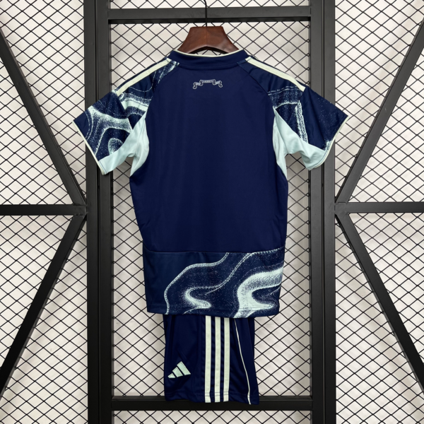 Conjunto niño Ajax azul 2025-2026 dorsal