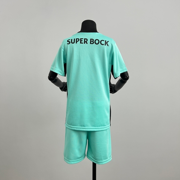 Conjunto niño turquesa Aston Villa 2025-2026 dorsal