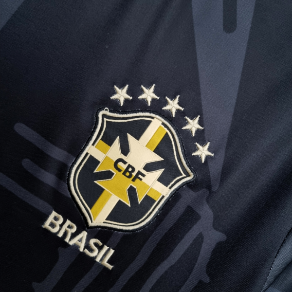 Camiseta Brasil Negro 2022 escudo