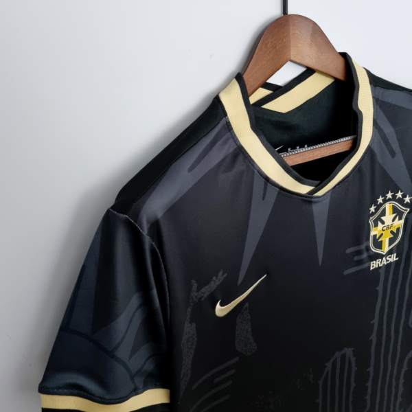 Camiseta Brasil Negro 2022 hombro
