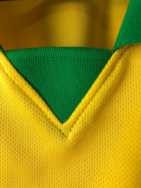 Camiseta Retro Brasil Neymar 2019-2020 cuello