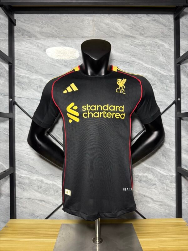 Camiseta negra Liverpool 2025-2026