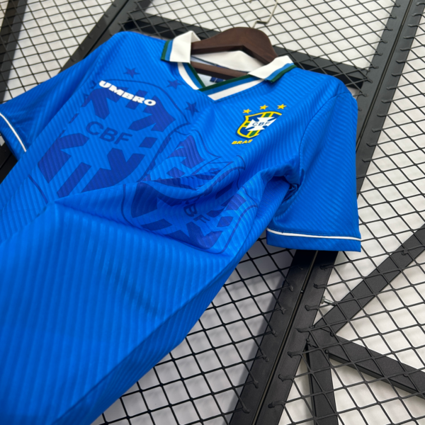 Camiseta retro Brasil 1993-1994 Azul lateral