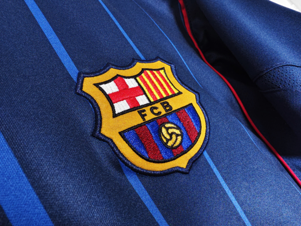 Camiseta retro FC Barcelona azul 2004-2005 escudo