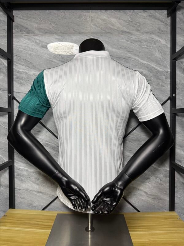 Camiseta retro Liverpool verde-blanco 1995-1996 dorsal