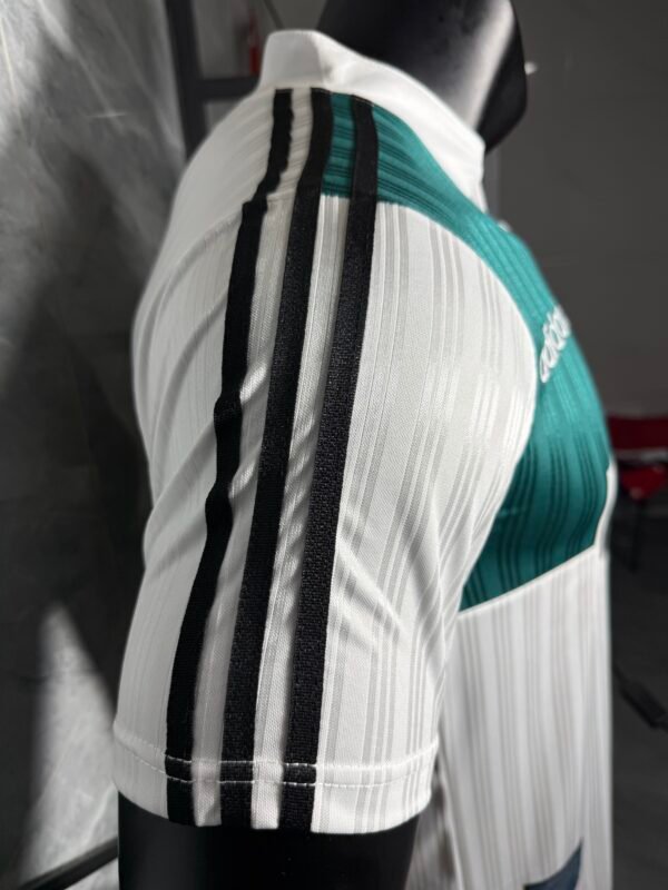 Camiseta retro Liverpool verde-blanco 1995-1996 manga-1