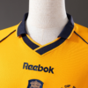 Camiseta retro amarillo Liverpool 2000-2001 cuello