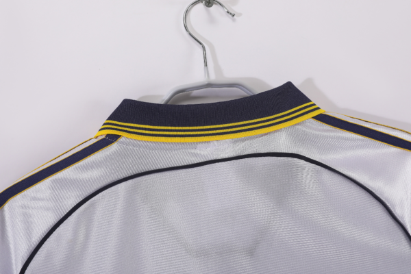 Camiseta retro blanca Real Madrid 1999-2000 manga larga cuello anterior