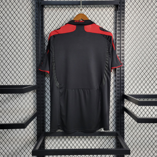 Camiseta retro negra AC Milan 2007-2008 dorsal