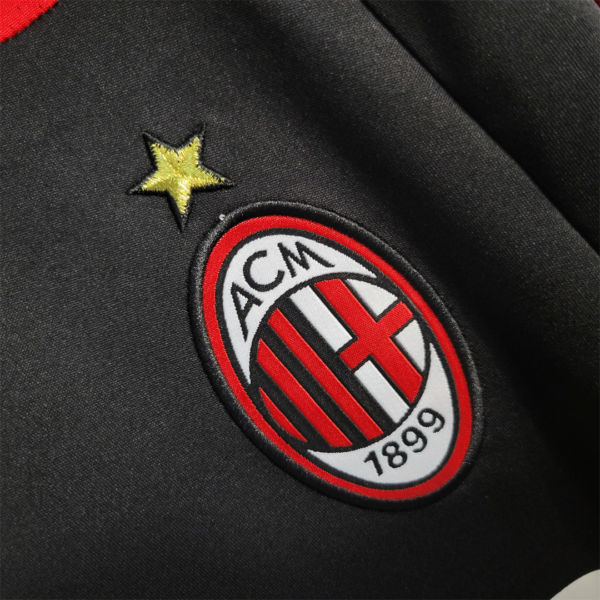 Camiseta retro negra AC Milan 2007-2008 escudo