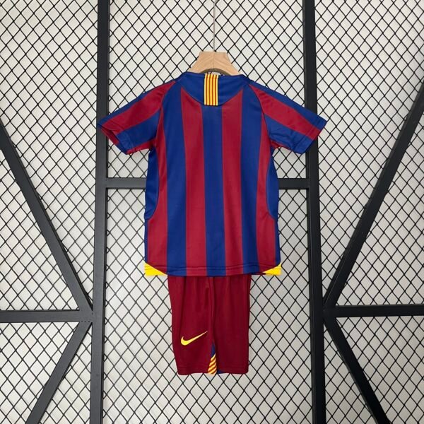 Conjunto retro niño FC Barcelona 2005-2006 dorsal