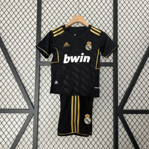 Conjunto retro niño Negro Real Madrid 2011-2012