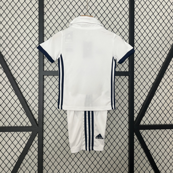 Conjunto retro niño Real Madrid 2016-2017 dorsal