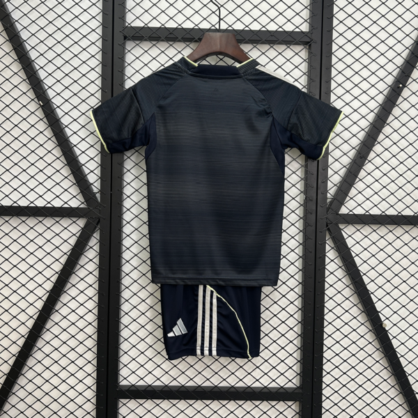 Nuevo Conjunto Real Madrid niño 2025-2026 Negro dorsal