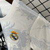 Nuevo Conjunto niño Dragon Real Madrid 2025-2026 esquina