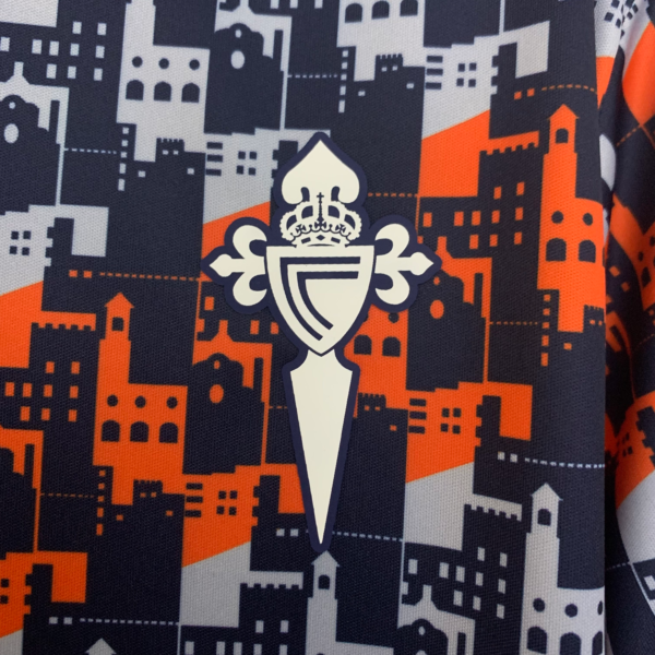 Camiseta celeste Celta de Vigo 2025-2026 escudo