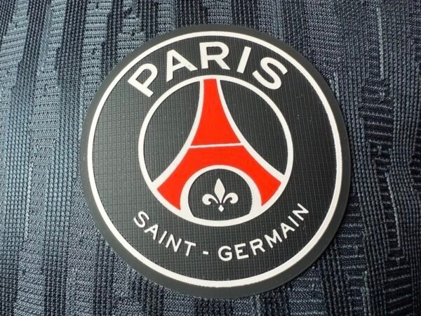 Camiseta negra Paris Saint Germain 2025-2026 escudo