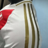 Camiseta Peru roja-blanca 2024-2025 hombro