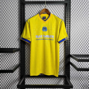 Camiseta Retro Iron Maiden x West Ham 2008 amarillo