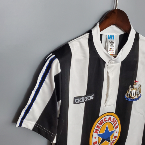 Camiseta Retro Newcastle United 1995-1996 Ferdinand hombro