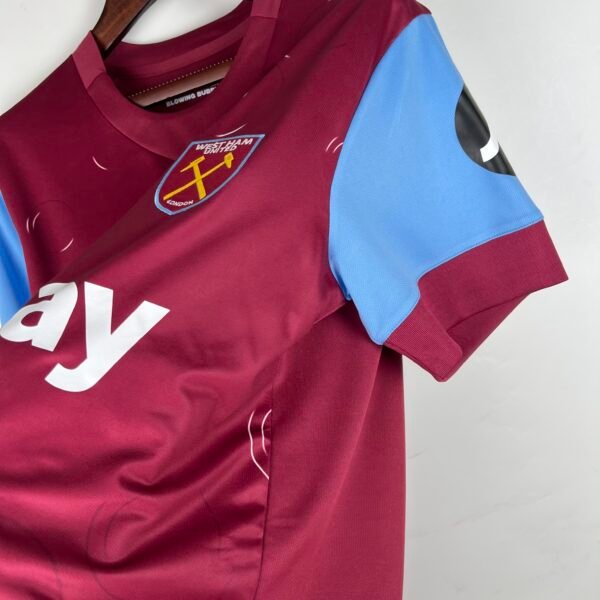 Camiseta West Ham rojo 2023-2024 lateral