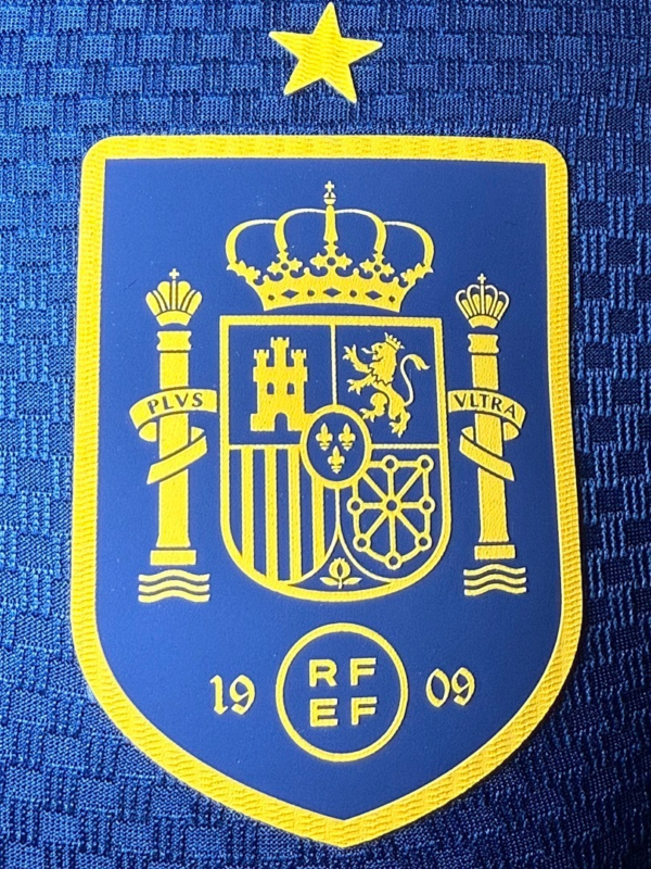 Camiseta entrenamiento España 2026 azul escudo-1