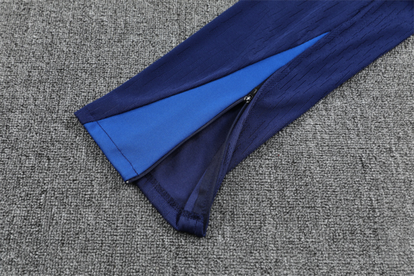 Conjunto Chandal niño-adulto Azul PSG 2025-2026 pies