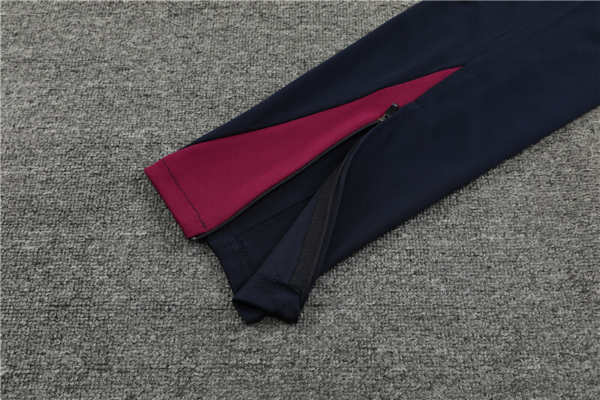 Conjunto Chandal niño-adulto Rojo Inglaterra 2025-2026 pies