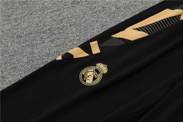 Conjunto chandal niño-adulto Negro Real Madrid 2024-2025 escudo