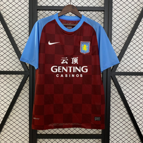 camiseta retro del Aston Villa 2011-2012