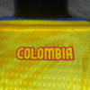 Camiseta Colombia Mundial 2026 cuello anterior