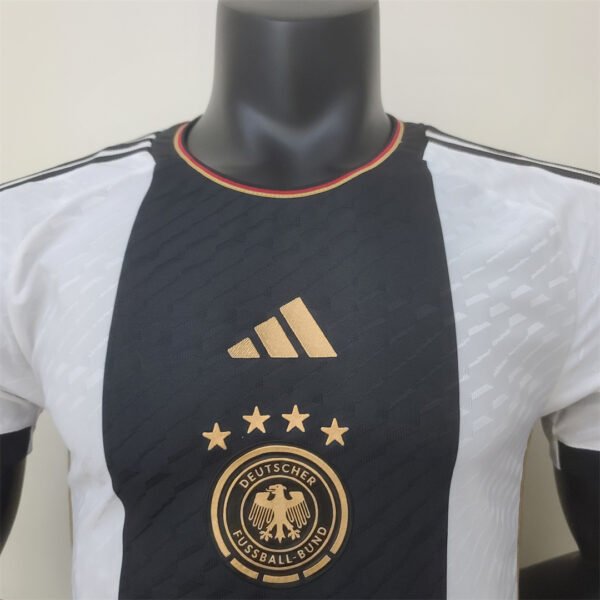 Camiseta Alemania Havertz 2022 pecho