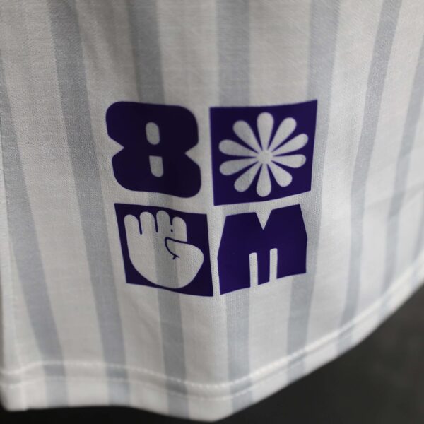 Camiseta Blanca rayada Uruguay 2024 etiqueta