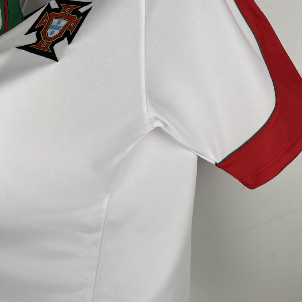 Camiseta Retro Portugal Blanco 1996-1997 Figo lateral