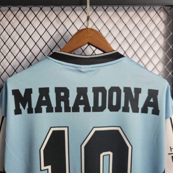 Camiseta retro Argentina 2001 Maradona cuello