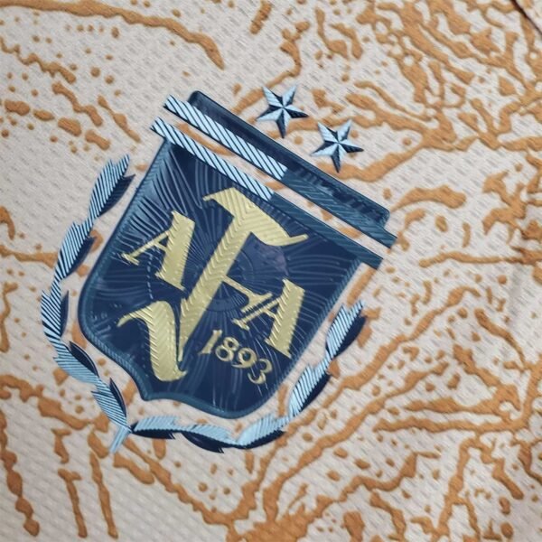 Camiseta retro Argentina 2021 Dorado scudo