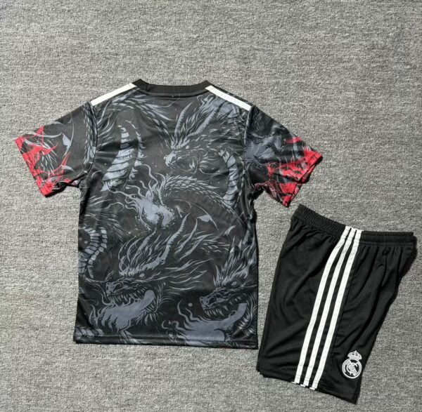 Conjunto niño Real Madrid Dragon negro 2025-2026 dorsal