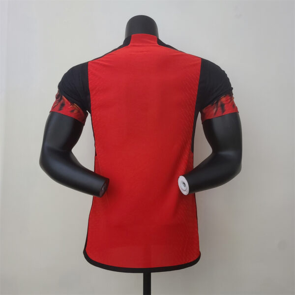 Camiseta Bélgica Mundial 2022 Hazard dorsal