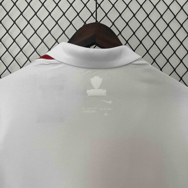 Camiseta Croacia 2024 Modric cuello anterior