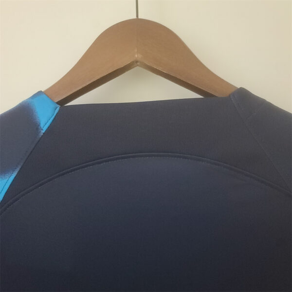 Camiseta Croacia Azul 2022 Brozovic cuello anterior