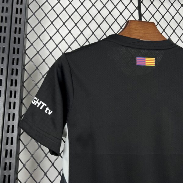 Conjunto niño FC Barcelona 2025-2026 Negro lateral