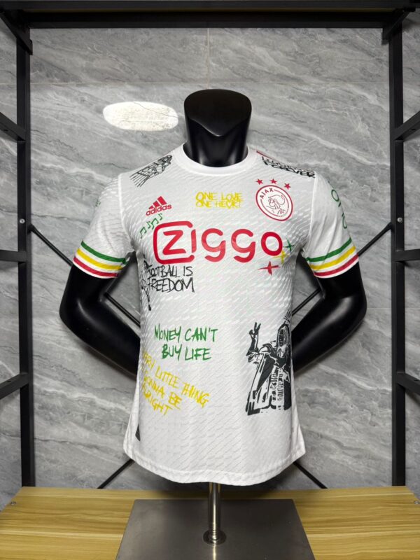 Camiseta Ajax Bob Marley 2025-2026 blanca