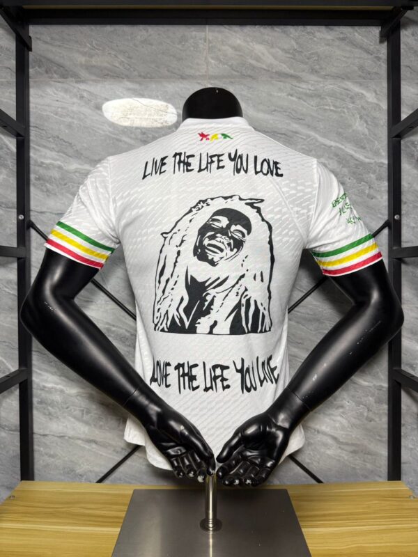 Camiseta Ajax Bob Marley 2025-2026 blanca dorsal